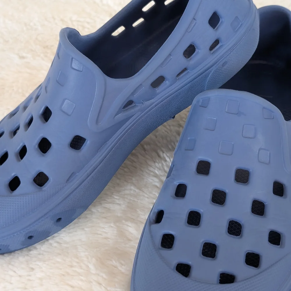 Like New: Vans Slip on Trek Shoes Kids 3